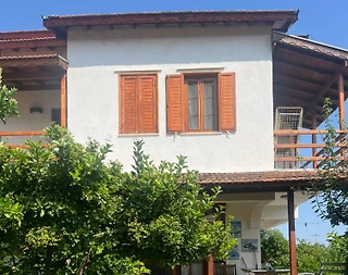 İzmir Menderes'te Denize Yakın Konumda, Ortak Havuzlu, Bahçeli Villa - 4