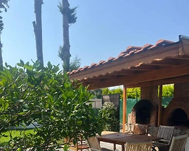 İzmir Menderes'te Denize Yakın Konumda, Ortak Havuzlu, Bahçeli Villa - 2