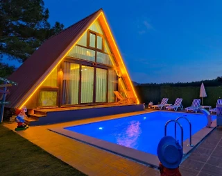 Seydikemer Kayadibi'nde Sakin Konumda, Özel Havuzlu, Kiralık Bungalov - 1
