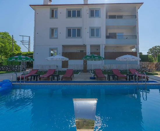 Kaş Sarılar'da Kalabalık Ailelere Uygun, Özel Havuzlu, Kiralık Villa - 1