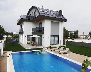 Serik Kadriye'de Merkezi Konumda, Özel Havuzlu, Jakuzili Villa - 1