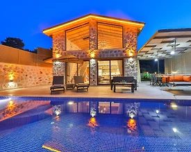 Kaş Yeşilköy'de Muhteşem Doğa Manzaralı, Özel Havuzlu, Lüks Villa - 2