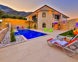 Muğla Seydikemer'de Taş Mimarili, Özel Havuzlu, Saunalı, Kiralık Villa - 2