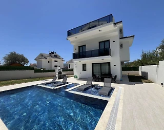 Fethiye Ölüdeniz'de Muhteşem Dağ Manzaralı, Özel Havuzlu, 3+1 Villa - 1