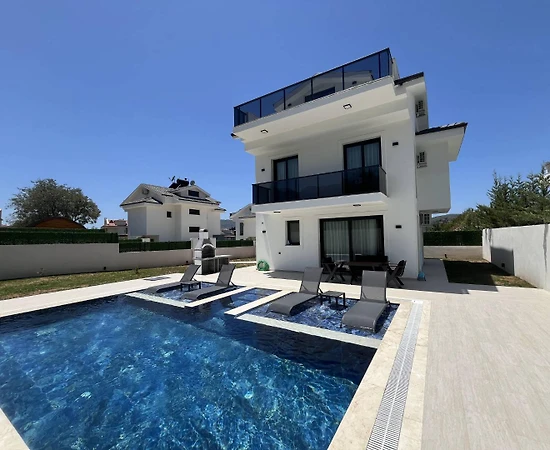 Fethiye Ölüdeniz'de Muhteşem Dağ Manzaralı, Özel Havuzlu, 3+1 Villa - 1