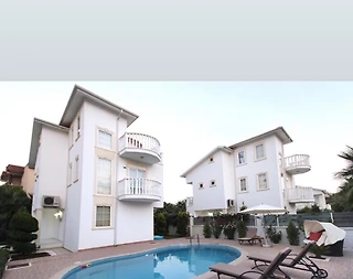 Serik Belek'te Elverişli Konumda, Özel Havuzlu, Kiralık Villa - 1
