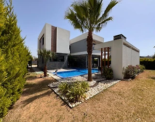 Aydın Kuşadası'nda Kalabalık Ailelere Uygun, Özel Havuzlu, Şık Villa - 5