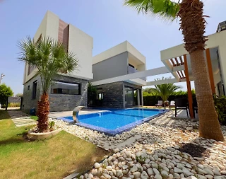 Aydın Kuşadası'nda Kalabalık Ailelere Uygun, Özel Havuzlu, Şık Villa - 3