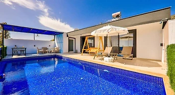 Kaş Çayköy'de Balayı Çiftlerine Uygun, Özel Havuzlu, Konforlu Villa