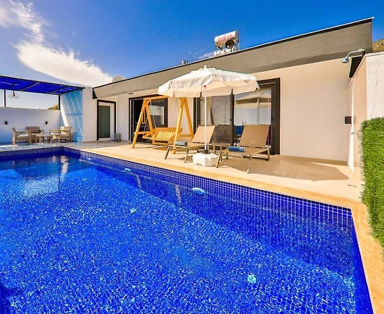 Kaş Çayköy'de Balayı Çiftlerine Uygun, Özel Havuzlu, Konforlu Villa - 1