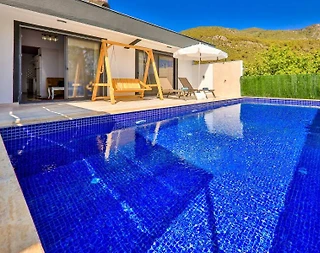 Kaş Çayköy'de Balayı Çiftlerine Uygun, Özel Havuzlu, Konforlu Villa - 3