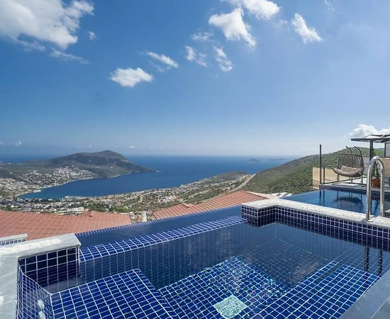 Kaş İslamlar'da Deniz Manzaralı, Özel Havuzlu, 8 Kişilik, Kiralık Villa - 1