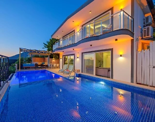 Kaş Kalkan'da Sakin Konumda, Özel Havuzlu, Konforlu Villa - 1