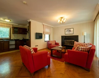 Muğla Ula'da Tesis İçerisinde, Ortak Havuzlu, 3+1 Villa - 4