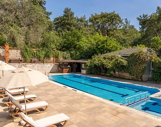 Muğla Ula'da Tesis İçerisinde, Ortak Havuzlu, 3+1 Villa - 1