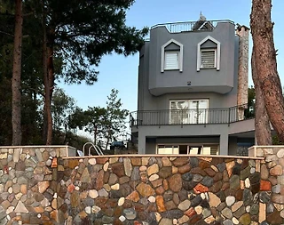 Kuşadası Soğucak'da Samos Adası Manzaralı, Özel Havuzlu, Lüks Villa  - 1