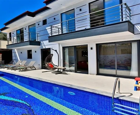 Kaş Patara'da Enfes Doğada, Özel Havuzlu, Lüks Kiralık Villa - 1