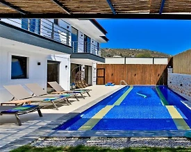 Kaş Patara'da Enfes Doğada, Özel Havuzlu, Lüks Kiralık Villa - 2