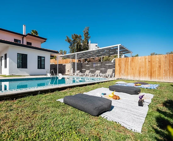 Kaş Patara'da Doğa İçerisinde, Yetişkin ve Çocuk Havuzlu, Kiralık Villa - 1