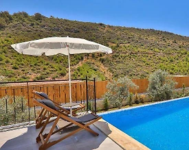 Kaş Gelemiş'te Geniş Bahçe İçerisinde, Özel Havuzlu, Konforlu Villa - 3