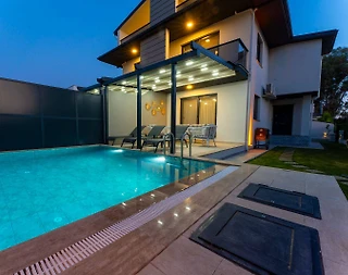 Fethiye Çiftlik'te Plaja Yürüme Mesafesinde, Özel Havuzlu, Kiralık Villa - 1