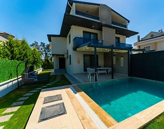 Fethiye Çiftlik'te Merkeze Yakın Konumda, Özel Havuzlu, Lüks Villa - 1