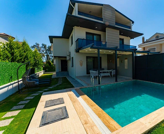 Fethiye Çiftlik'te Merkeze Yakın Konumda, Özel Havuzlu, Lüks Villa - 1