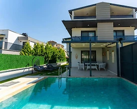 Fethiye Çiftlik'te Merkeze Yakın Konumda, Özel Havuzlu, Lüks Villa - 2