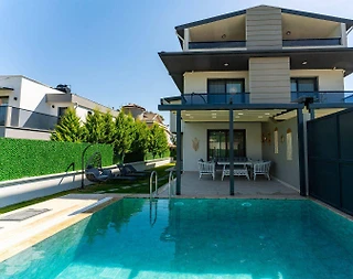 Fethiye Çiftlik'te Merkeze Yakın Konumda, Özel Havuzlu, Lüks Villa - 2