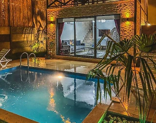 Sapanca Rüstempaşa'da Doğa İle İç İçe, Isıtmalı Havuzlu, Lüks Bungalov - 1