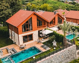 Sakarya Sapanca'da Doğa Manzaralı, Isıtmalı Havuzlu, Kiralık Villa - 3