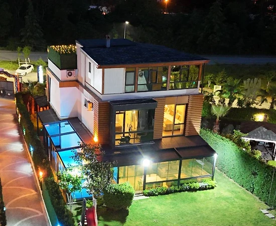 Sakarya Sapanca'da Doğa Manzaralı, Kapalı Isıtmalı Havuzlu, Kiralık Villa - 1