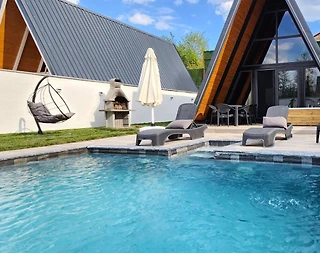 Sakarya Sapanca'da Enfes Doğada, Isıtmalı Havuzlu, Modern Bungalov - 4