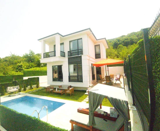 Sapanca'da Muhteşem Doğa İçerisinde, Özel Havuzlu, Kiralık Villa - 1