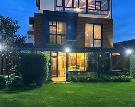 Sakarya Sapanca'da Geniş Bahçeli, Isıtmalı Havuzlu, Jakuzili Villa - 2