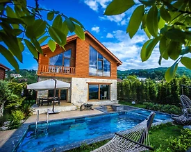 Sakarya Sapanca'da Doğanın Kucağında, Isıtmalı Özel Havuzlu, Taş Villa - 2