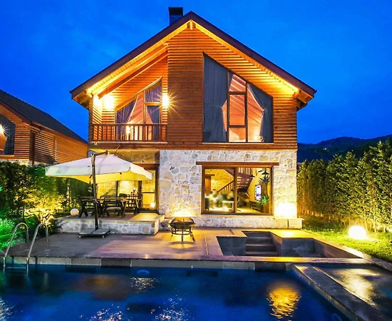 Sakarya Sapanca'da Doğanın Kucağında, Isıtmalı Özel Havuzlu, Taş Villa - 1