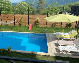 Sakarya Sapanca'da Geniş Bahçeli, Isıtmalı Havuzlu, Konforlu Villa - 3