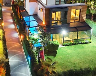 Sakarya Sapanca'da Tesis İçerisinde, Kapalı Havuzlu, Konforlu Villa - 2