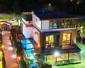 Sakarya Sapanca'da Tesis İçerisinde, Kapalı Havuzlu, Konforlu Villa - 2