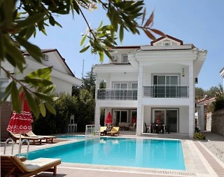 Fethiye Ölüdeniz'de Doğayla İç İçe, Özel Havuzlu, Modern Villa - 1