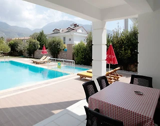 Fethiye Ölüdeniz'de Modern Tasarımlı, Özel Havuzlu, 4+1 Villa - 4