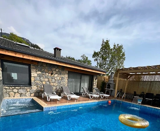 Muğla Yakaköy'de Muhteşem Deniz Manzaralı, Özel Havuzlu, 3+1 Taş Villa - 1