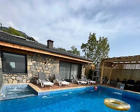 Seydikemer Yakaköy'de Sakin Konumda, Özel Havuzlu, İkiz Villa - 3