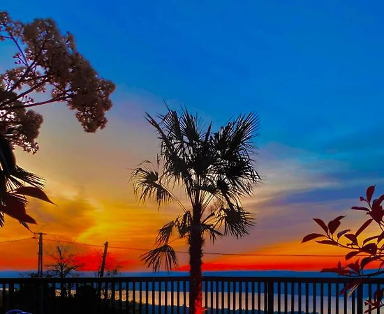 Sapanca'da Muhteşem Göl Manzaralı, Isıtmalı Havuzlu, Jakuzili Bungalov - 1