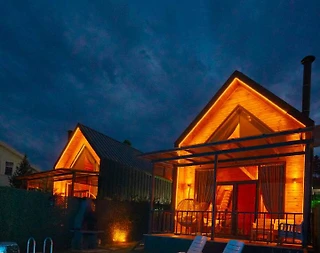 Sapanca Akçay'da Ahşap Tasarımlı, Isıtmalı Havuzlu, Jakuzili Bungalov - 1