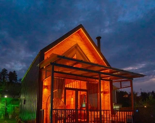 Sapanca Akçay'da Ahşap Tasarımlı, Isıtmalı Havuzlu, Jakuzili Bungalov - 2