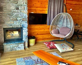 Sapanca Akçay'da Ahşap Tasarımlı, Isıtmalı Havuzlu, Jakuzili Bungalov - 3