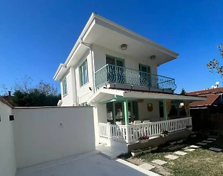 Sapanca Soğuksu'da Elverişli Konumda, Geniş Bahçeli, Kiralık Villa - 4