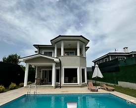 Sapanca Çayiçi'nde Kalabalık Ailelere Uygun, Özel Havuzlu, Kiralık Villa - 2